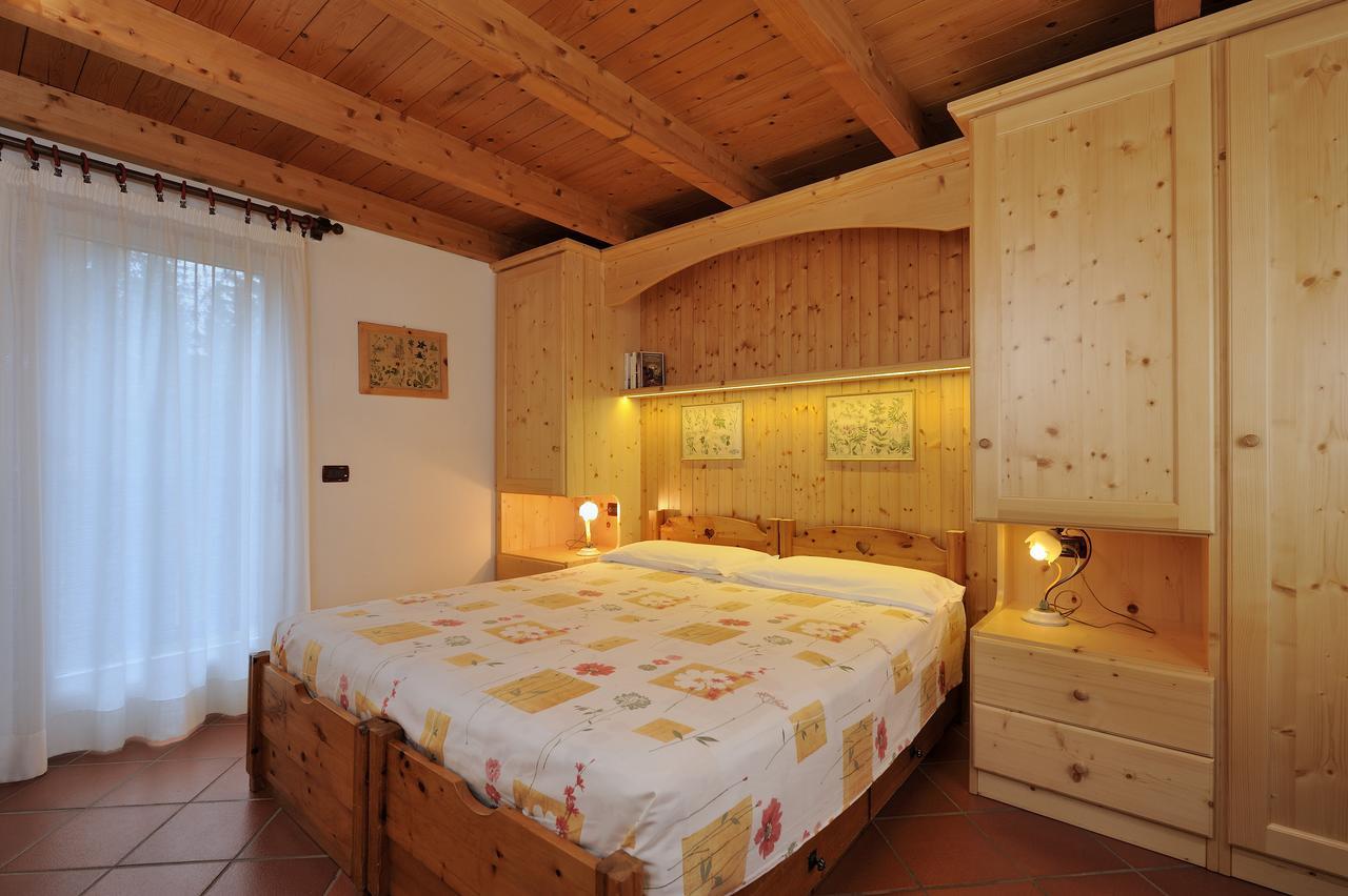 Chalet Dei Pini Aparthotel Madonna di Campiglio Exterior photo