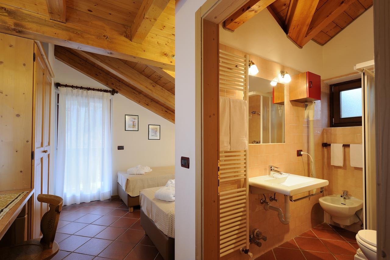 Chalet Dei Pini Aparthotel Madonna di Campiglio Exterior photo